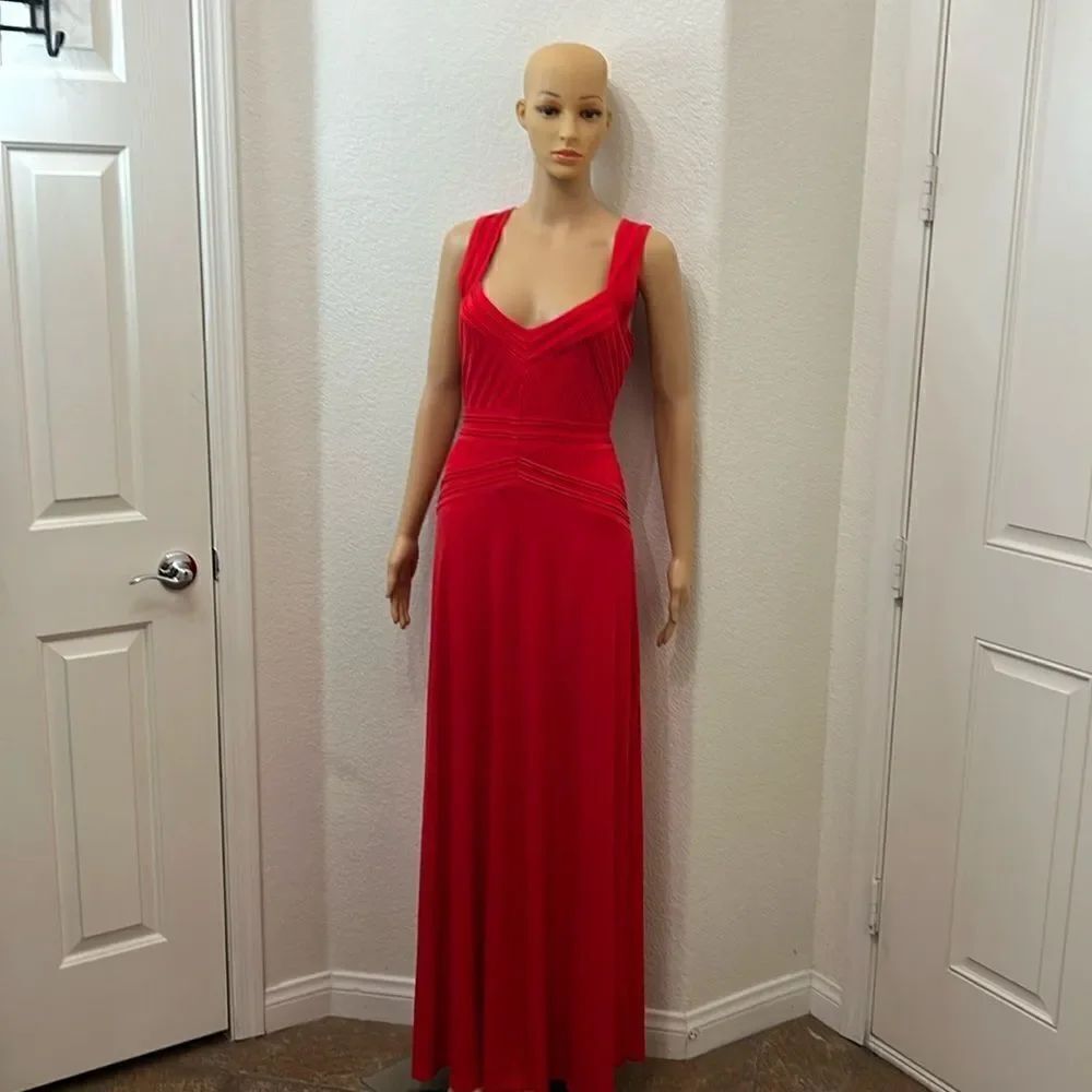 Calvin Klein Dress Small Red V Neck Slimming Ribbed Sleeveless Maxi Side Zipper